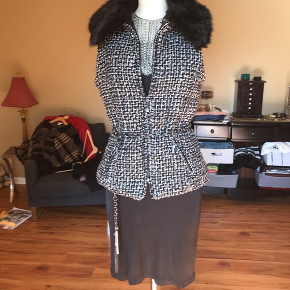WHBM Houndstooth vest with detachable collar. - Picture 2 of 5